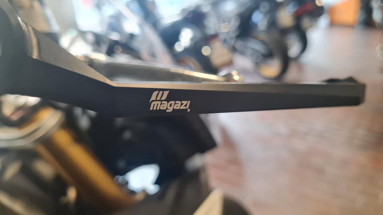 Aprilia Tuono 1000 R