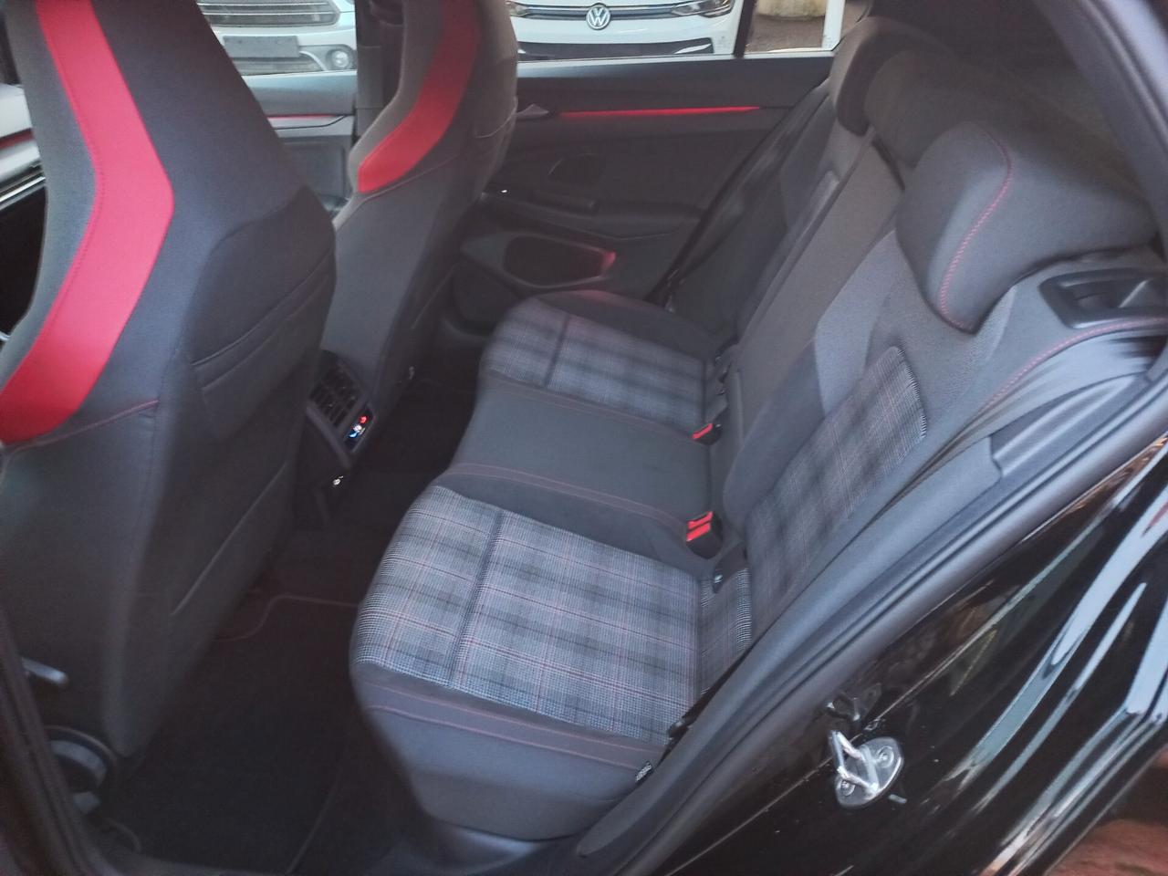 Volkswagen Golf GTI 2.0 TSI DSG