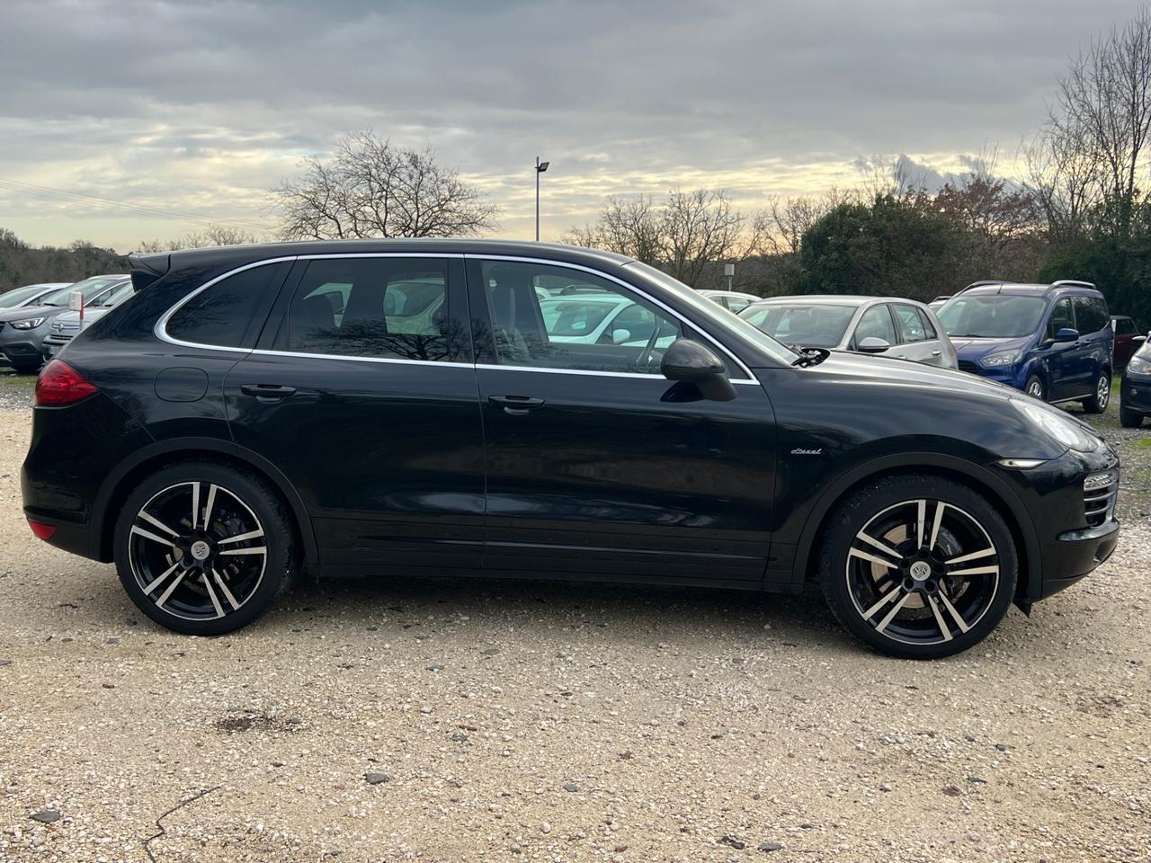 Porsche Cayenne 3.0 Diesel FULL OPTIONAL PERMUTE RATE GARANZIA