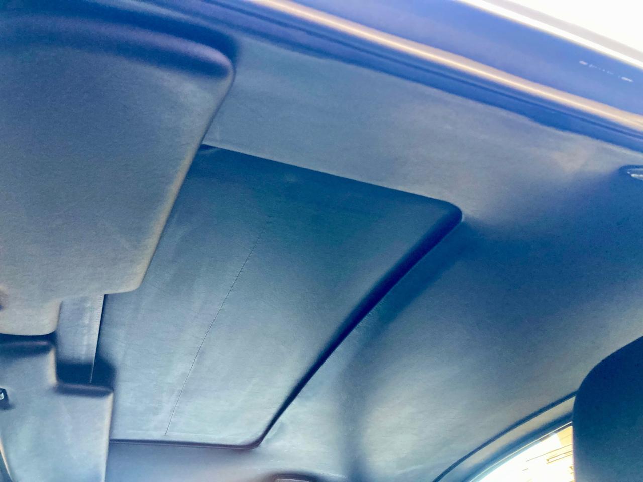 Porsche 911 Carrera 4 - 993