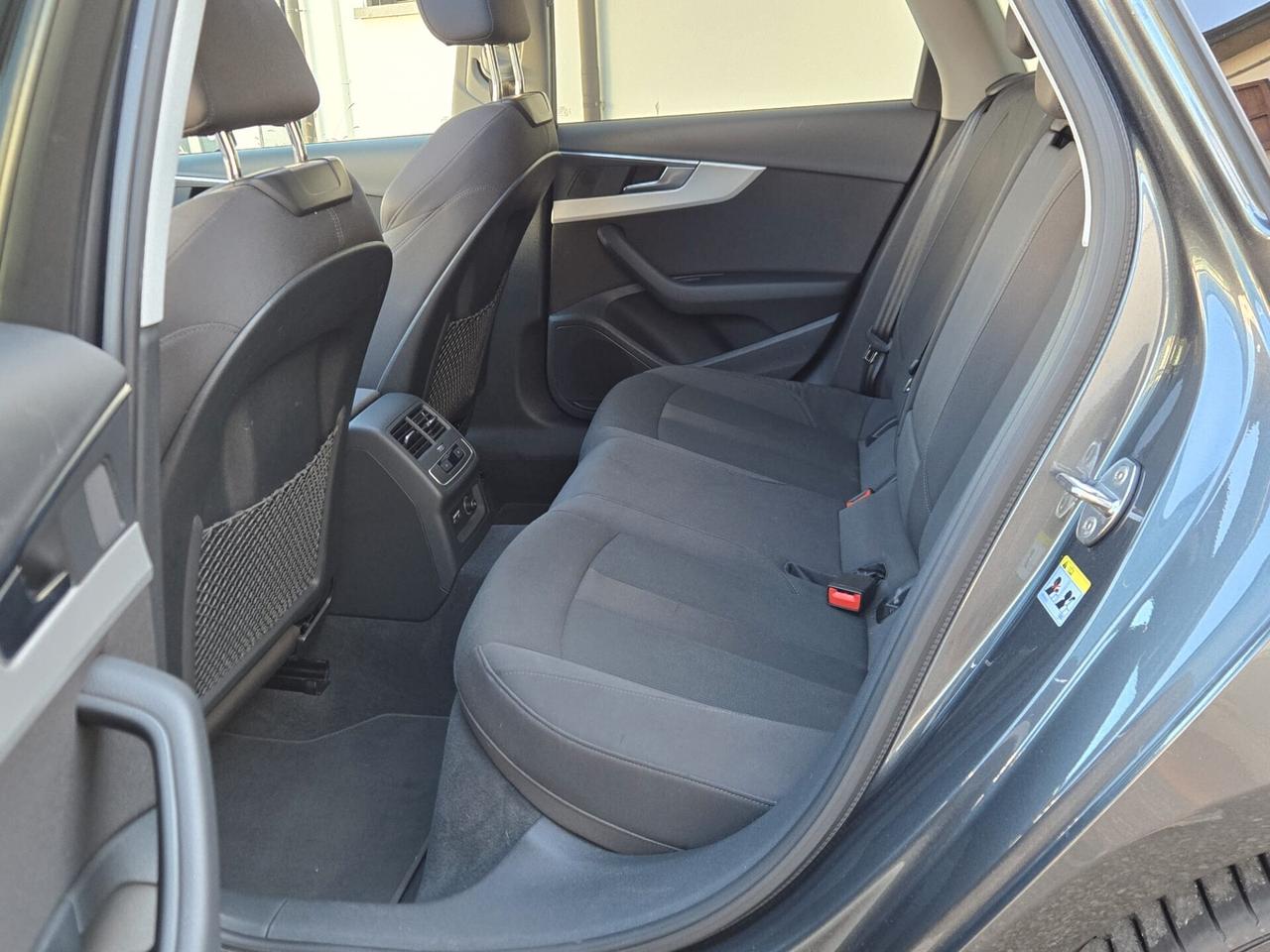 Audi A4 Avant 40 TDI quattro S line tetto e matrix
