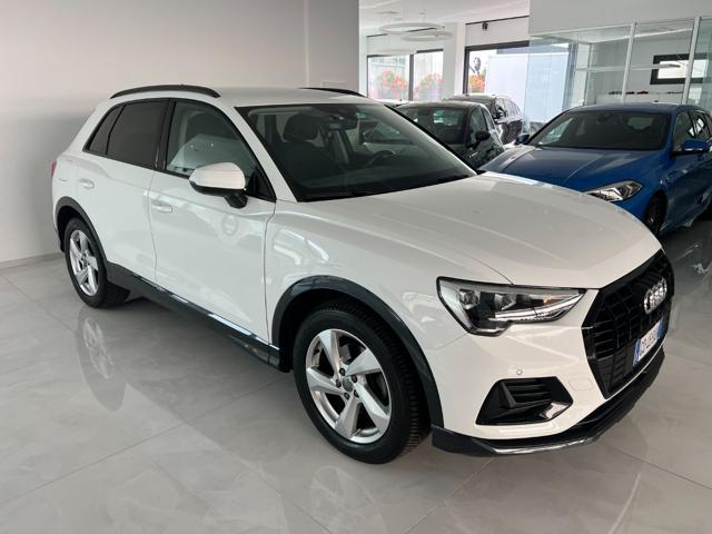 AUDI Q3 35 TDI S tronic Business Advanced Black Pack