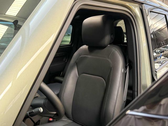 LAND ROVER Defender 110 3.0D I6 AWD Auto X-Dynamic HSE *GARANZIA 2030*