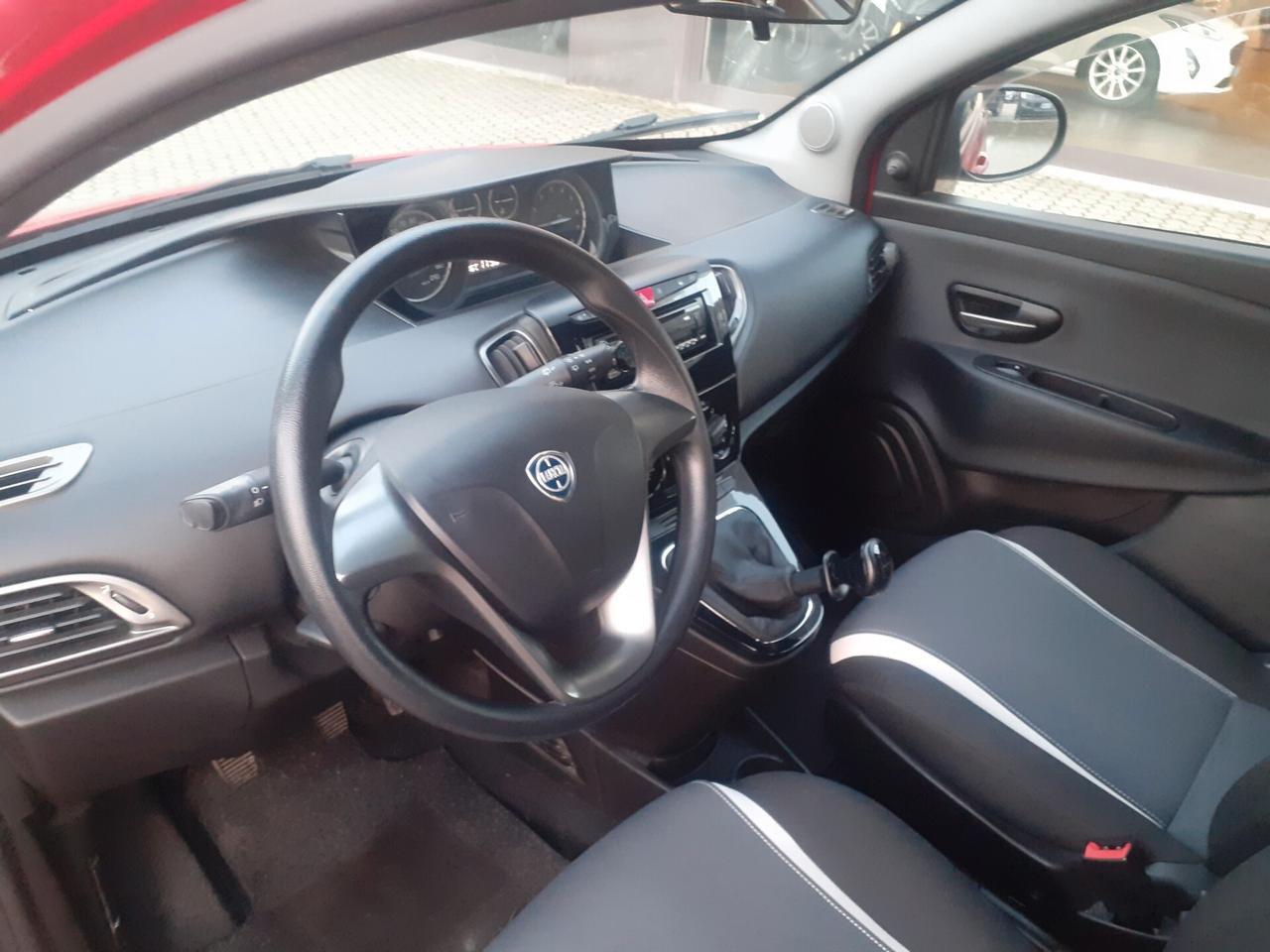 Lancia Ypsilon 1.2 69 CV