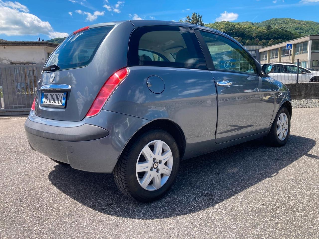 LANCIA YPSILON 1.2 BENZINA 60 CV – ADATTA A NEOPATENTATI