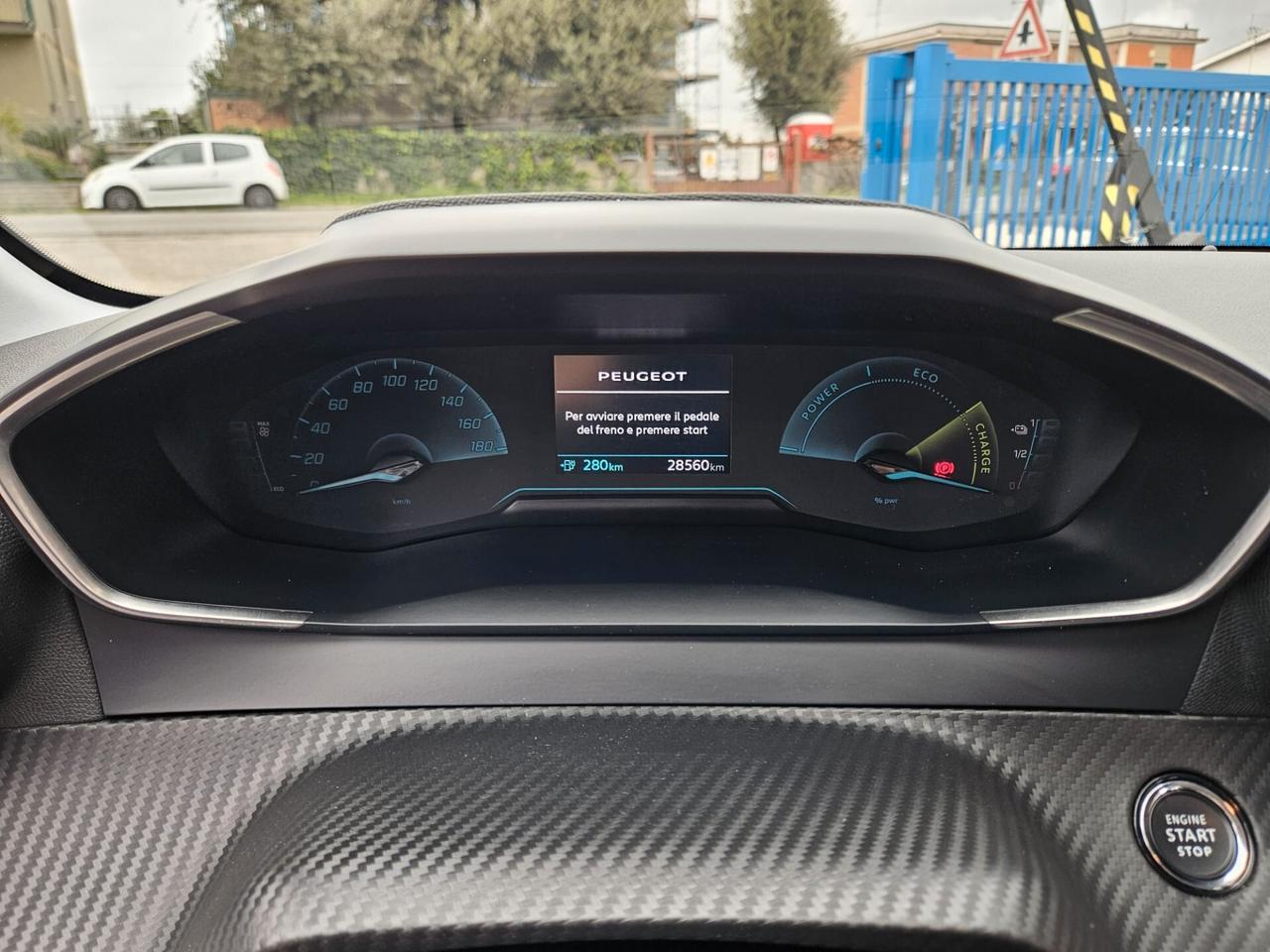 Peugeot 208 motore elettrico 136 CV 5 porte Allure