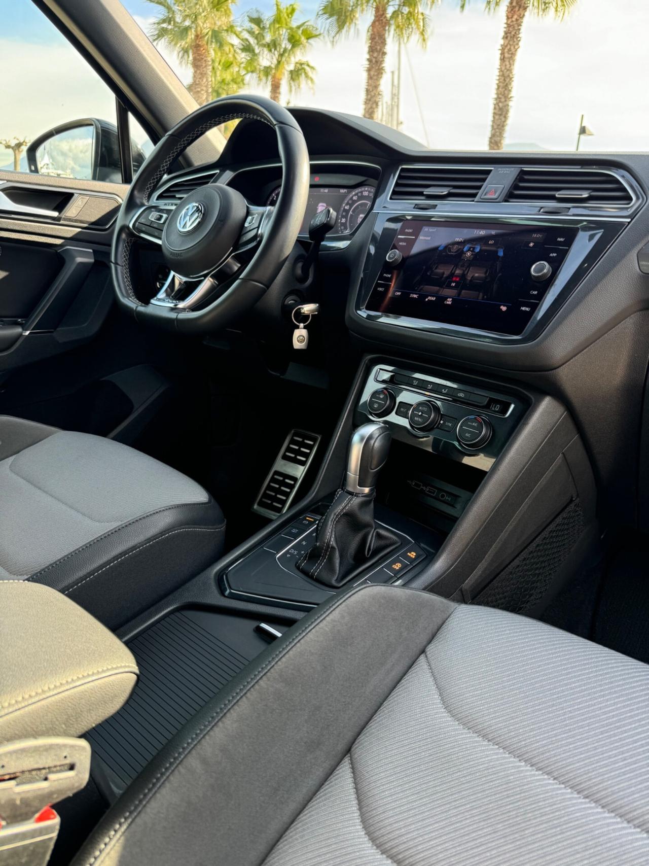 Volkswagen Tiguan R-LINE 2.0 TDI 150 cv DSG