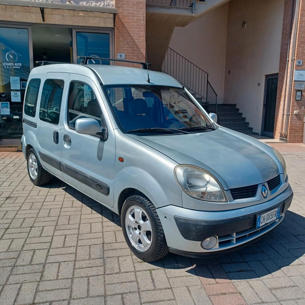 IDEALE PER LAVORO E FAMIGLIA BERLINGO 1.2