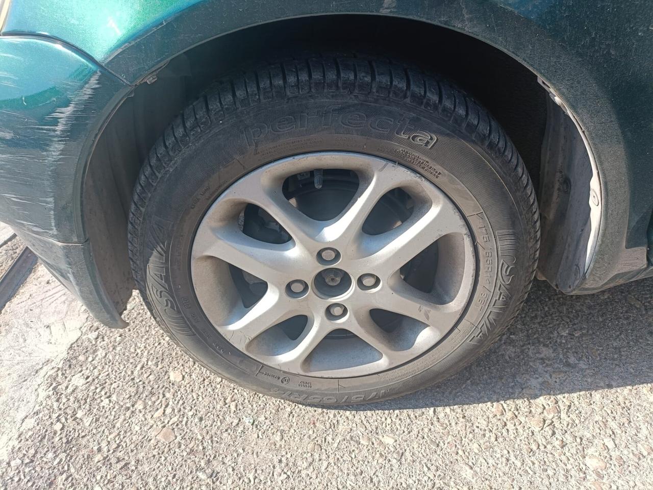 Toyota Yaris 1.0i 16V cat 3 porte