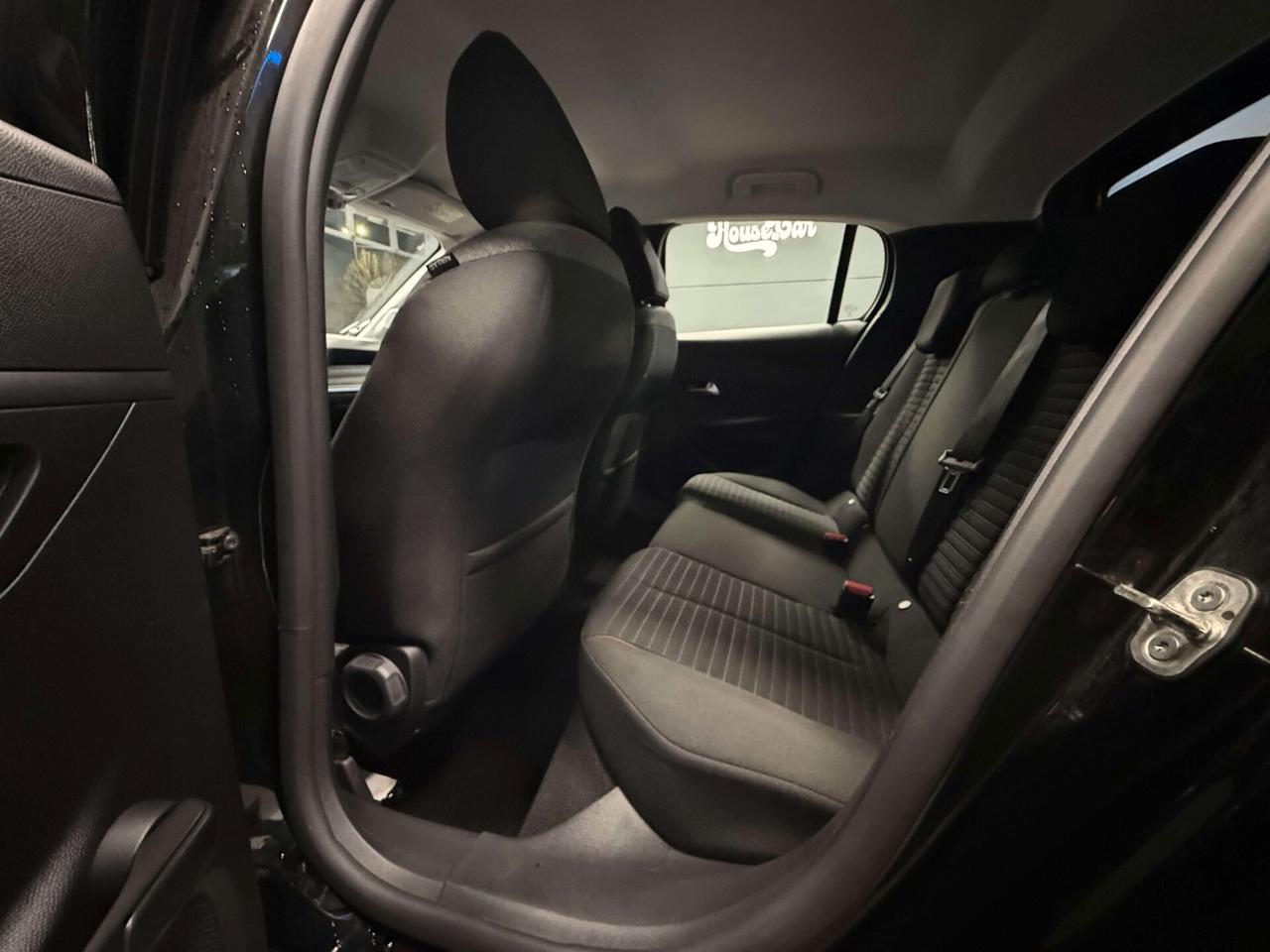 Peugeot 208 Active PureTech 75 S/S Hatchback 5-door