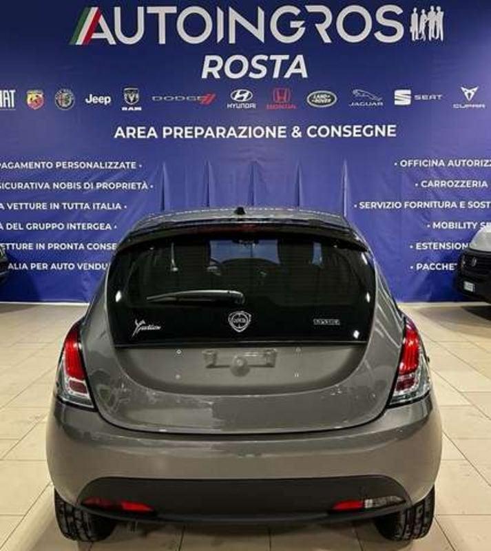 Lancia Ypsilon 1.0 hybrid Silver Plus NUOVA DA IMMATRICOLARE