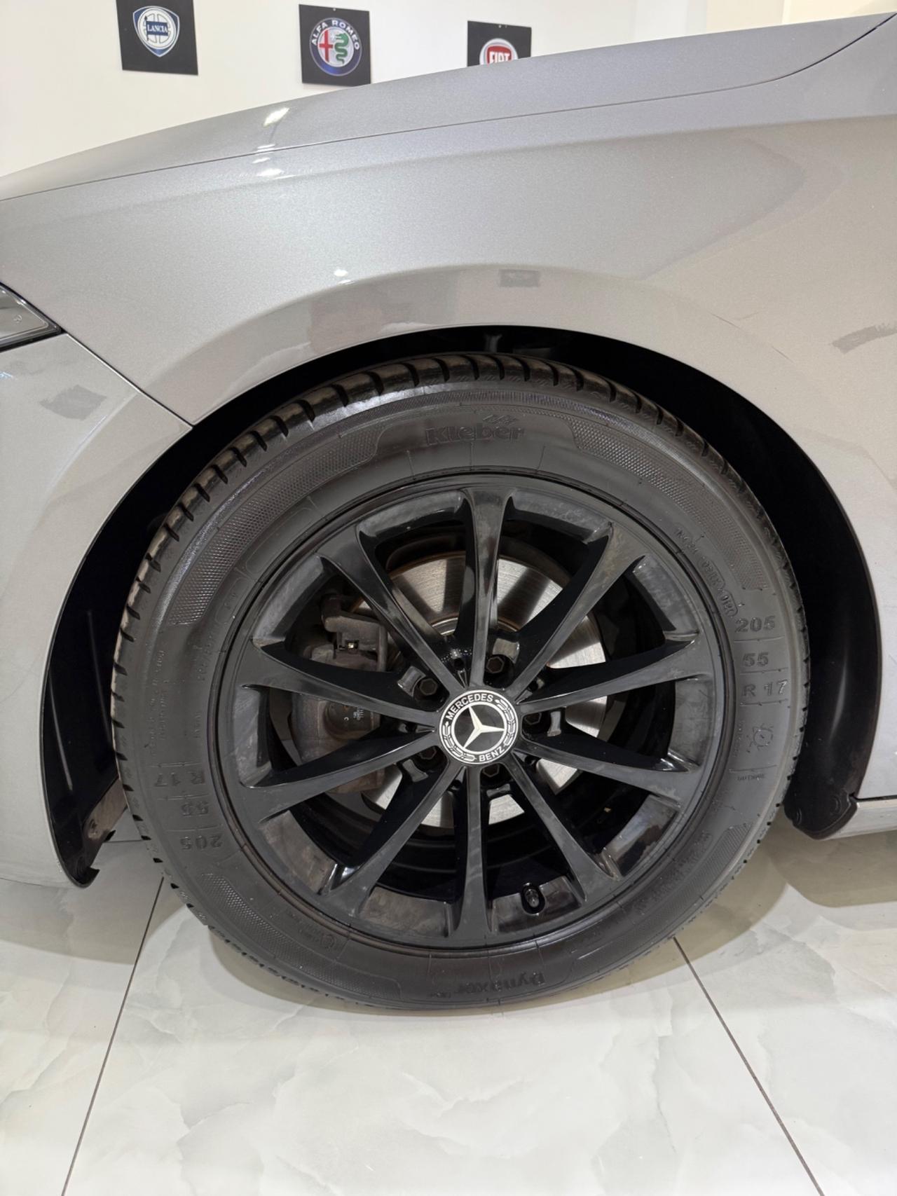 MERCEDES-BENZ A 180 D AUTOMATIC SPORT IVA ESPOSTA