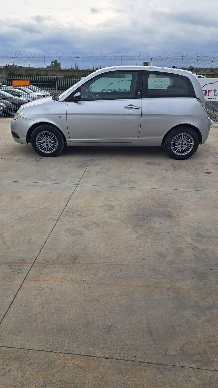 Lancia Ypsilon 1.2 Argento