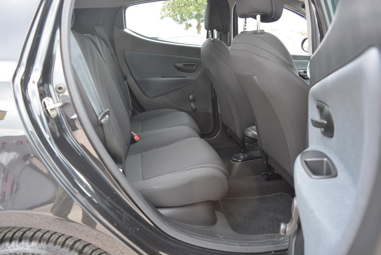 Lancia Ypsilon 1.0 FireFly 5 porte S&S Hybrid Ecochic Gold