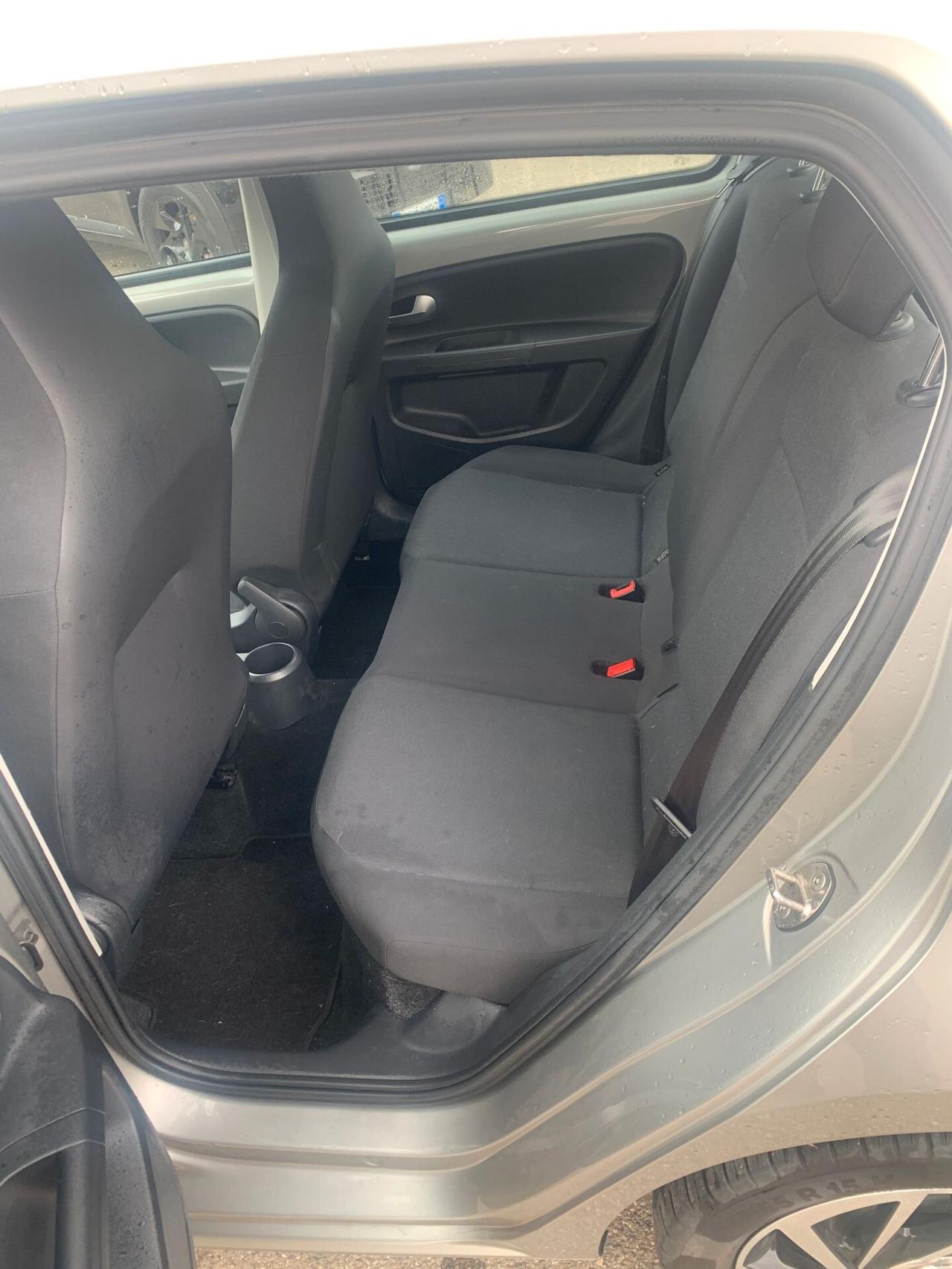 Volkswagen up! benzina-neo patentati-anno 2019-38000 km-unico propr-full optional- perfetta- sempre tagliandata