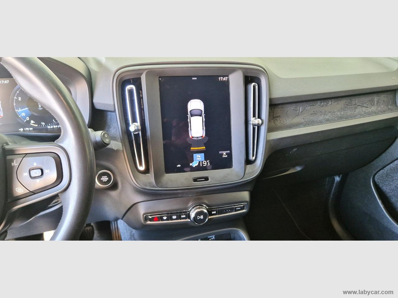 VOLVO XC40 T2 Geartronic Momentum Core CERT*UNIPRO