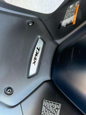 Yamaha TMAX 560 xp560 Akrapovich+scarico originale. Solo 800km