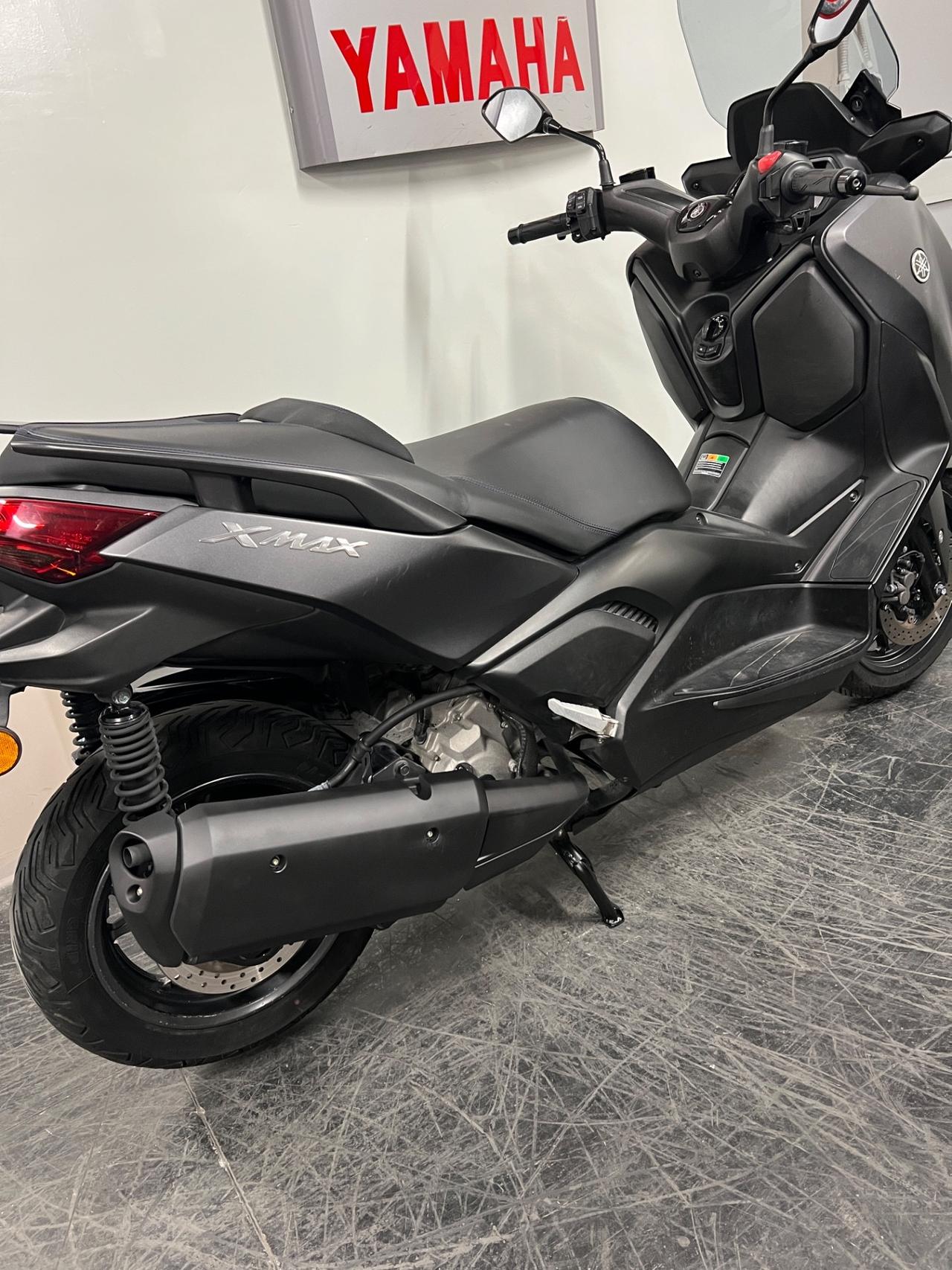 Yamaha X-Max 300
