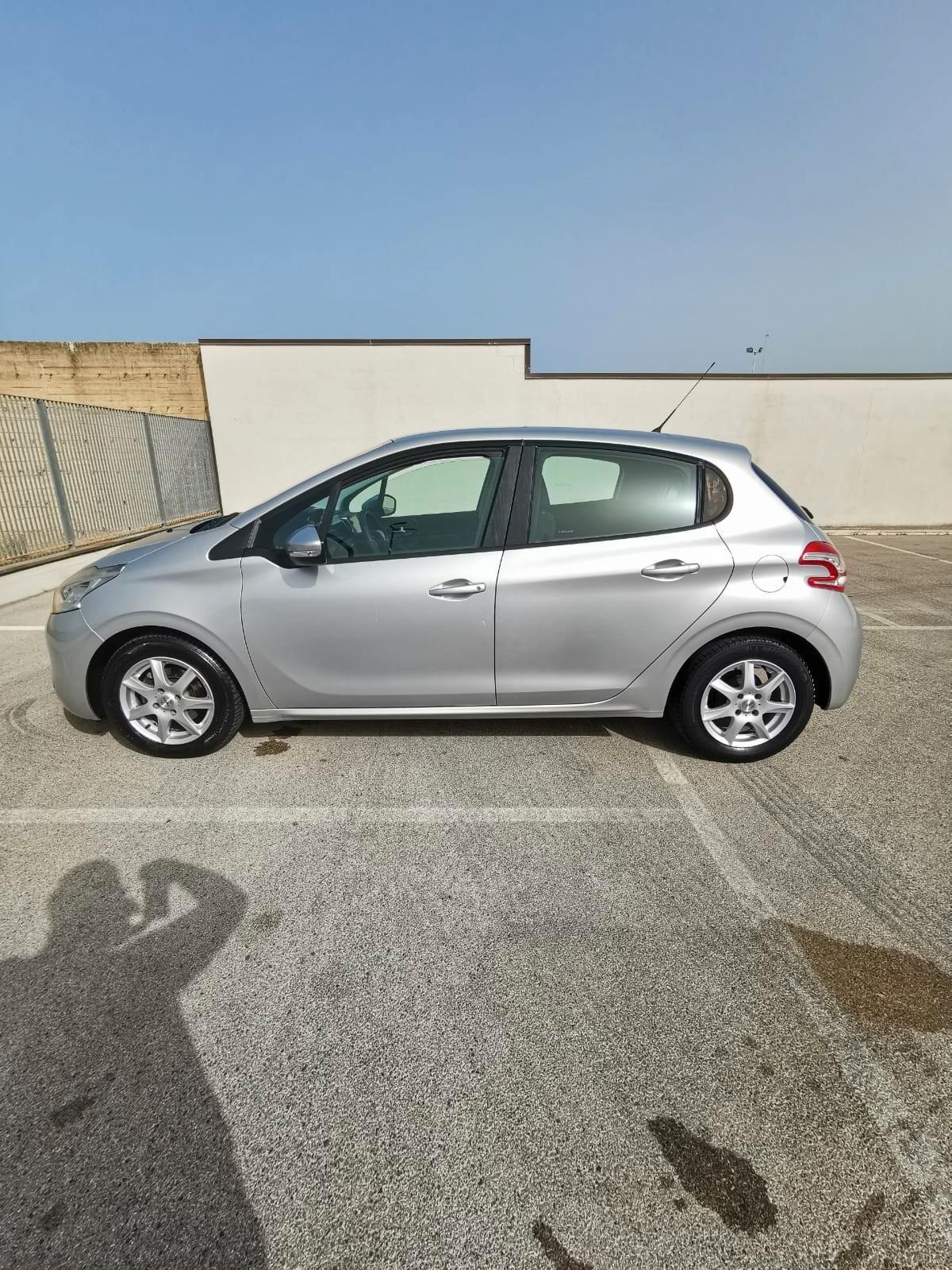 Peugeot 208 1.4 HDi 68 CV 5P. Active SUPERPREZZO