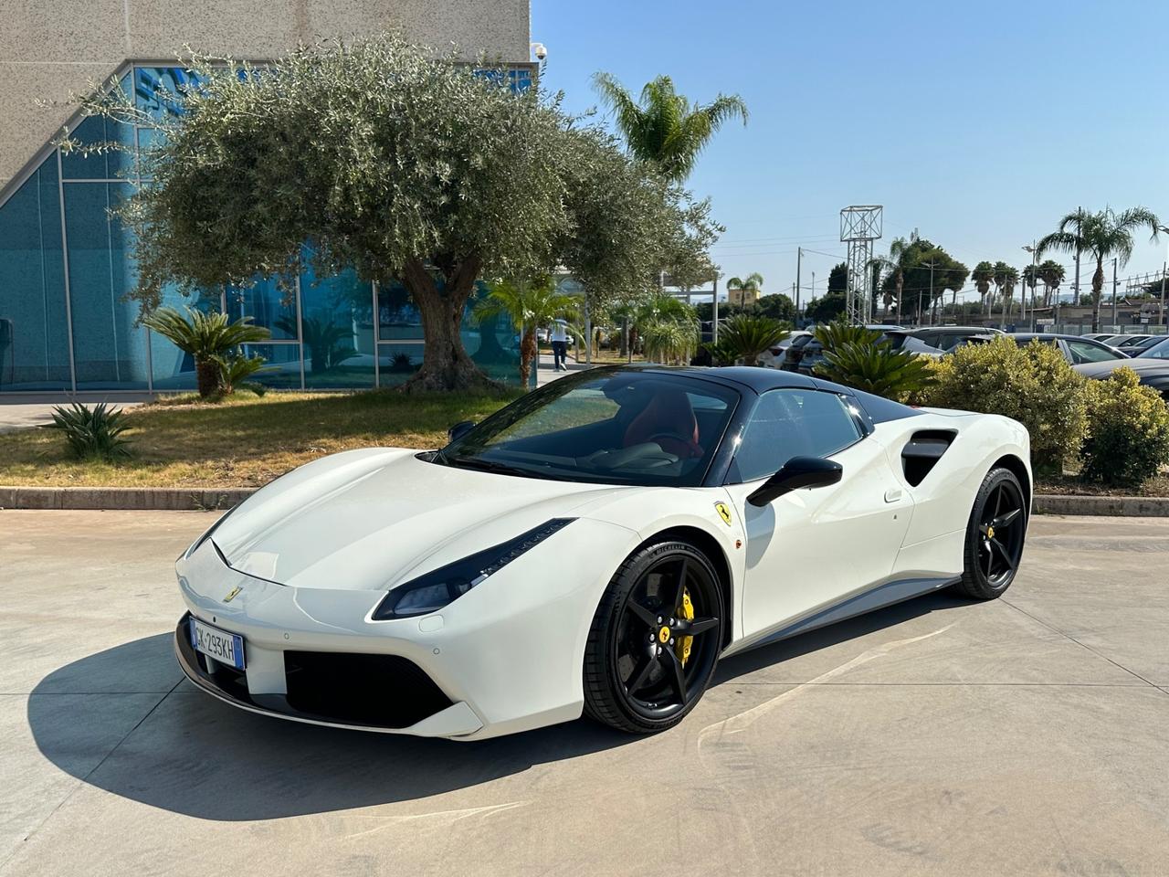 Ferrari 488 Spider 3.9 dct possibilità noleggio no scoring