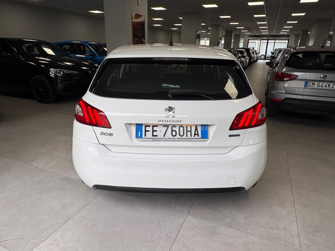 Peugeot 308 1.2 benzina 110cv 2016 neopatentati