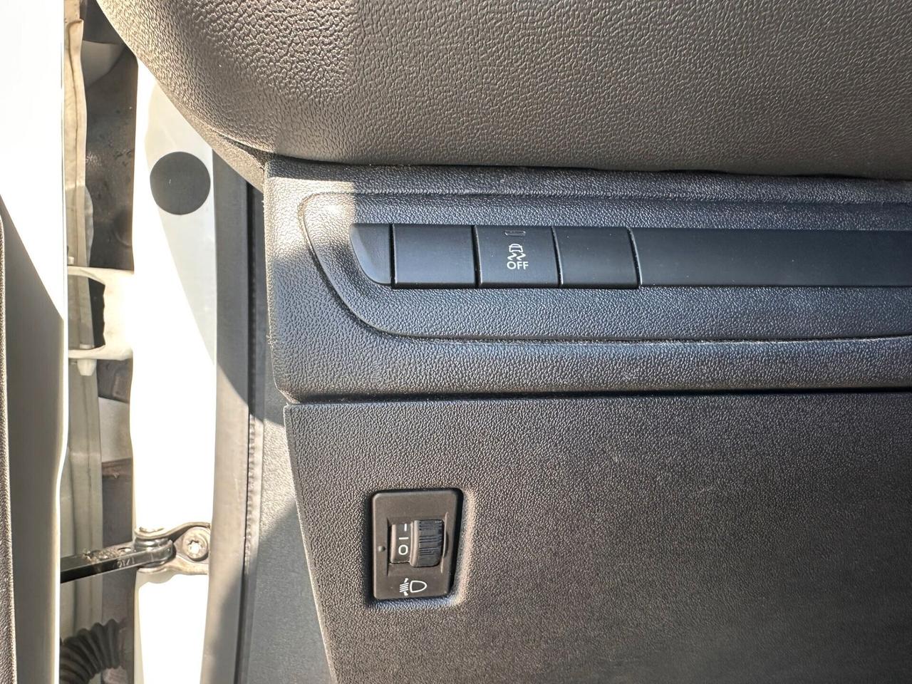 Peugeot 208 BlueHDi 75