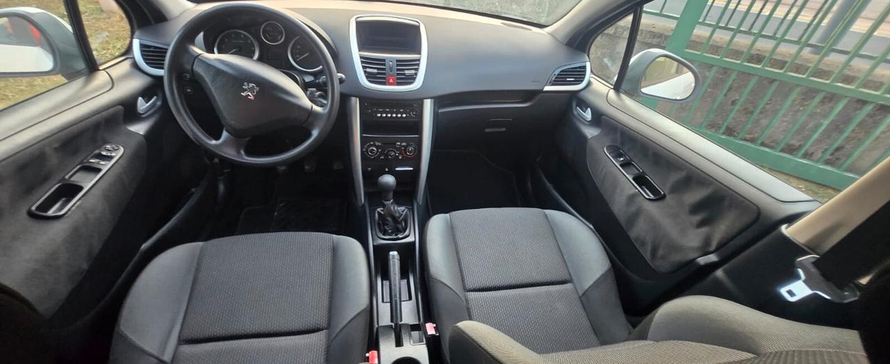 Peugeot 207 Plus 1.4 8V 75CV 5p. ECO GPL