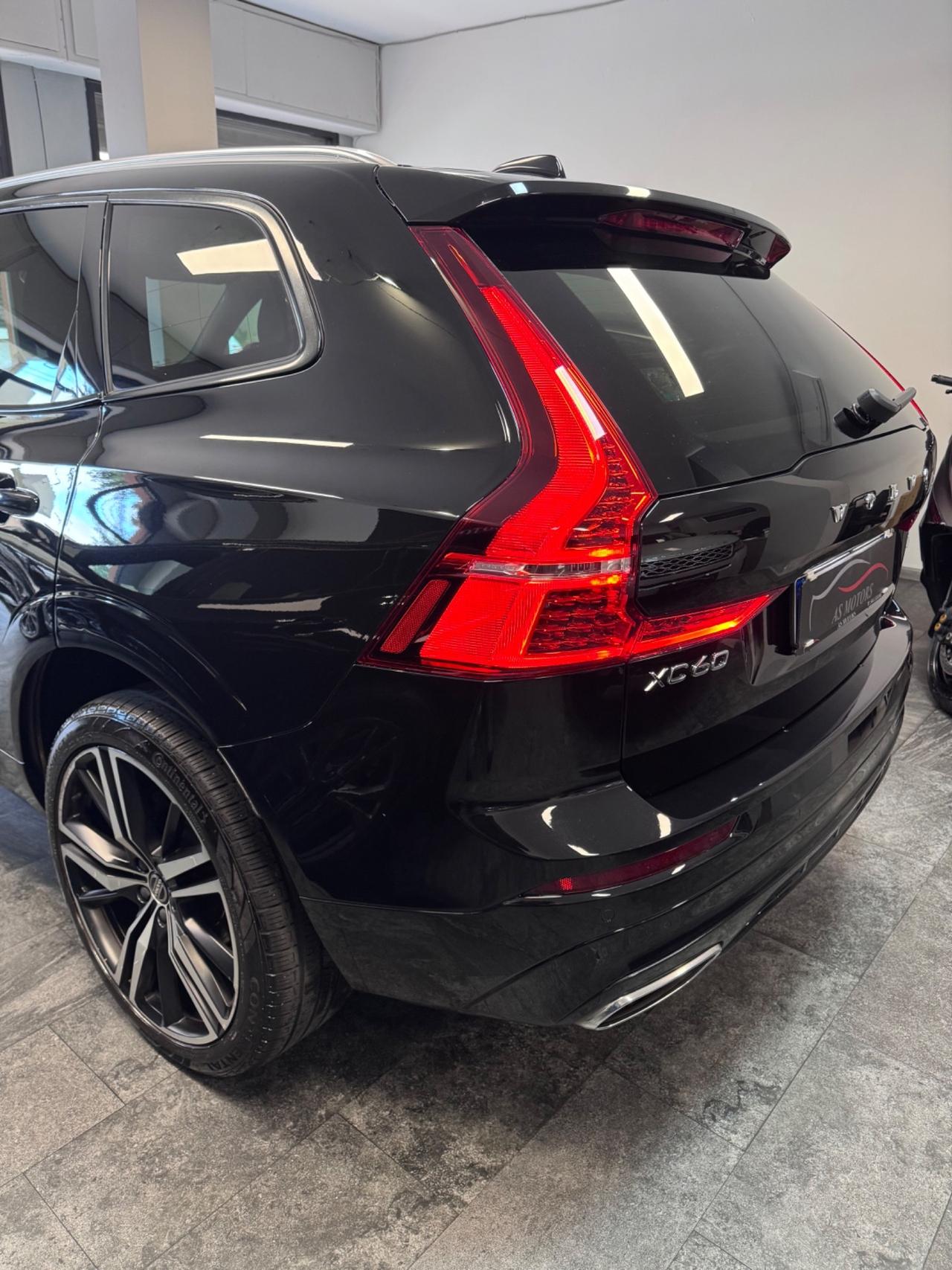 Volvo XC60 2.0 190 D4 AWD R-design IVA esposta