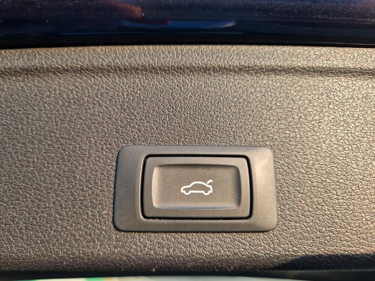 Audi A4 Avant 30 TDI S tronic S line edition