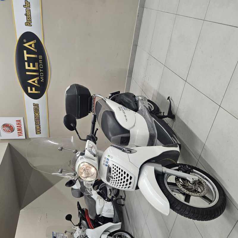 Aprilia Scarabeo 125 i.e. - 2011
