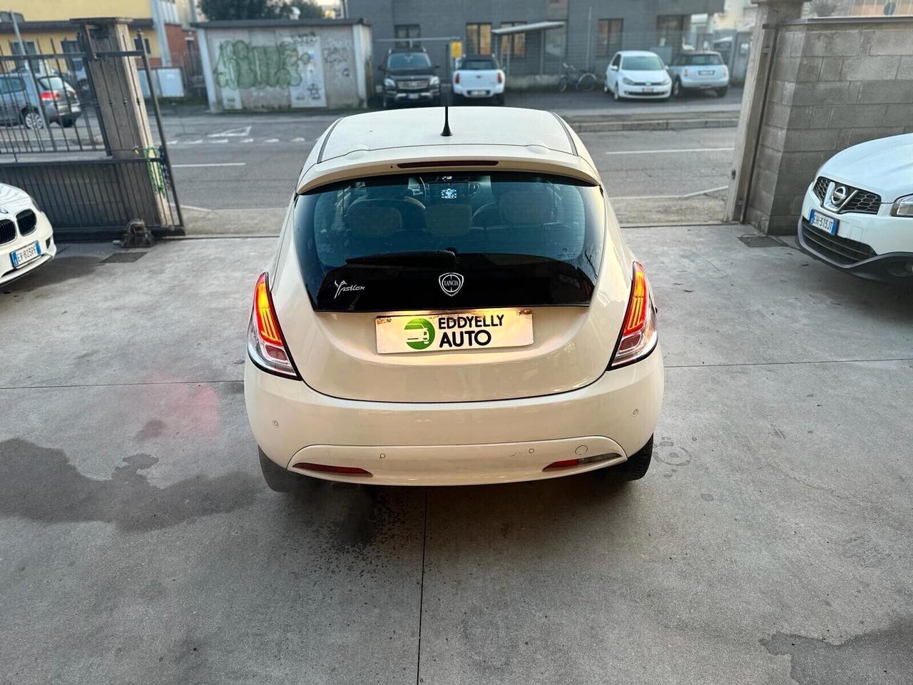 Lancia Ypsilon 1.2 69 CV 5 porte Silver