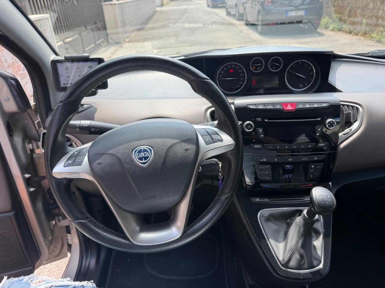 Lancia Ypsilon 0.9 TwinAir 85 CV 5 porte S&S DFN Platinum