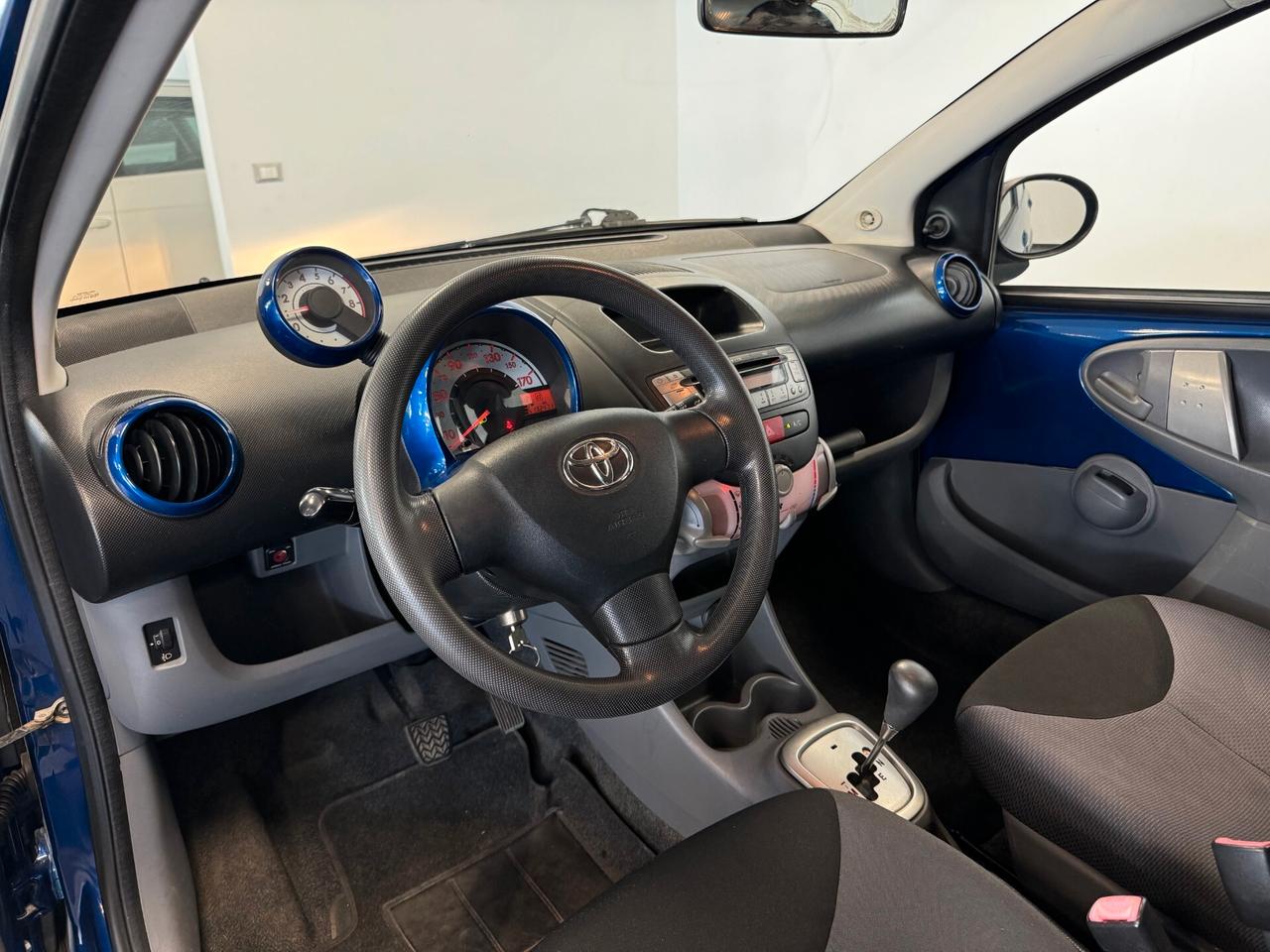 Toyota Aygo 1.0 12V VVT-i 5 porte AUTOMATICO 130.000 KM