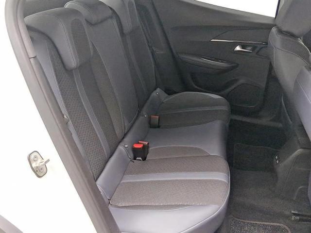 Peugeot 2008 1.5 BlueHDi 130 S&S EAT8 Allure