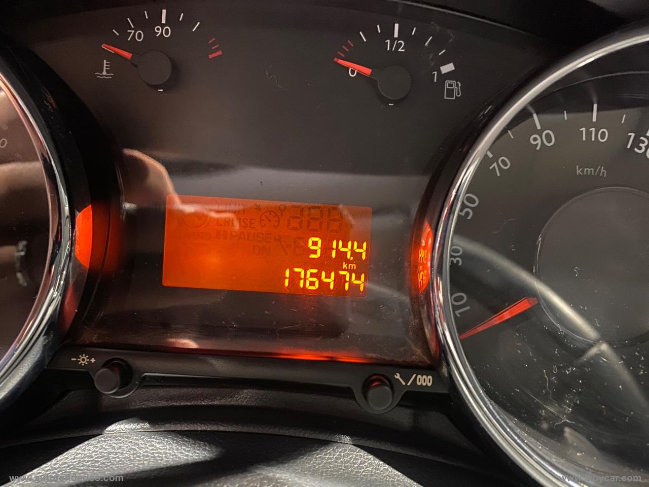 PEUGEOT 3008 1.6 HDi 110 CV AUTOMATICO Premium