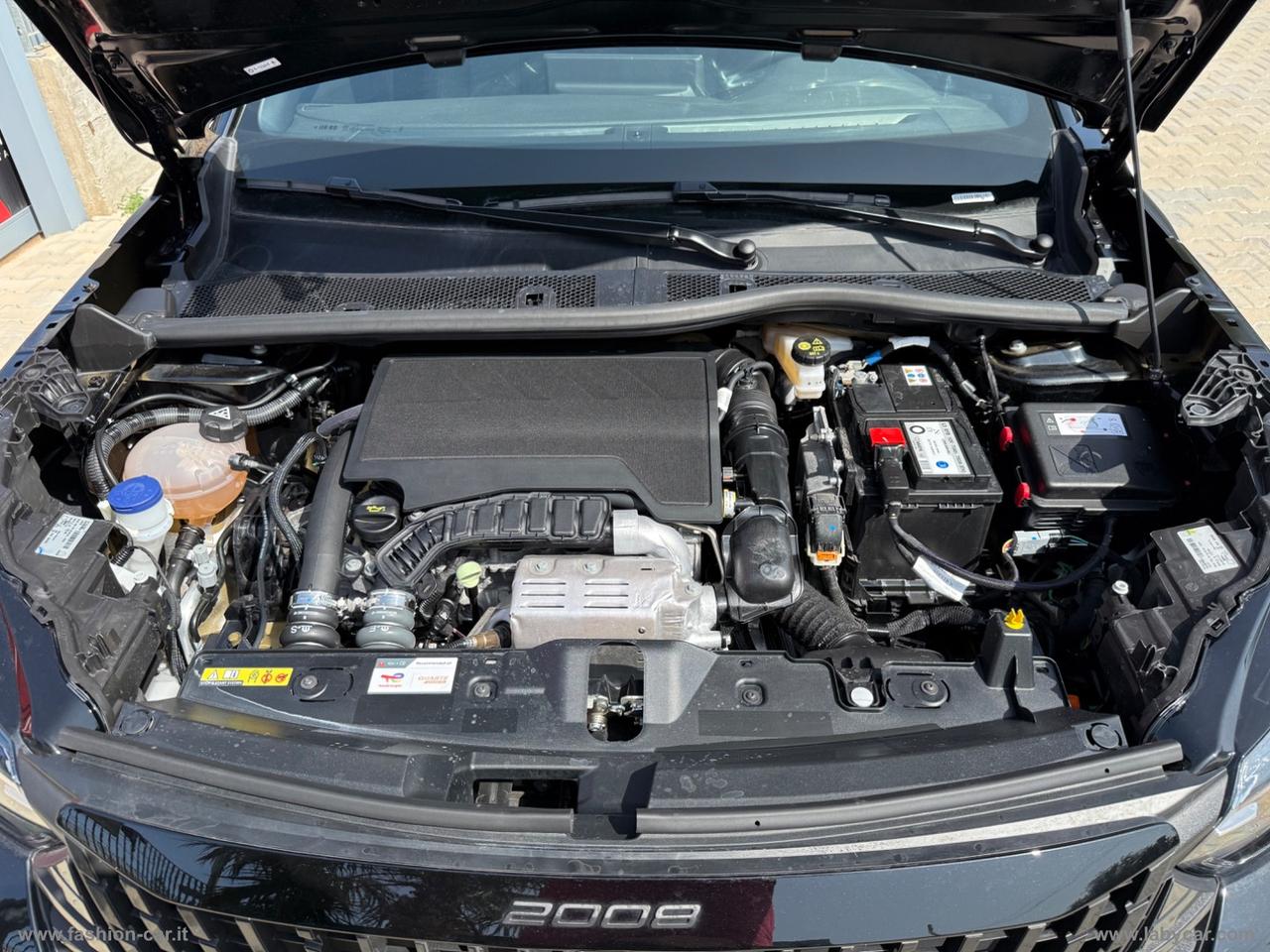 PEUGEOT 2008 PureTech 100 S&S Allure
