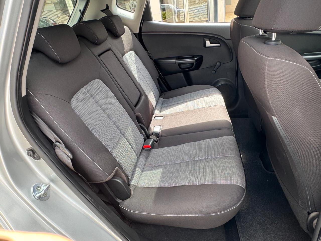 KIA VENGA 1.4 CRDI 90 CV. 6M. TETTO APRIBILE +SENSORI