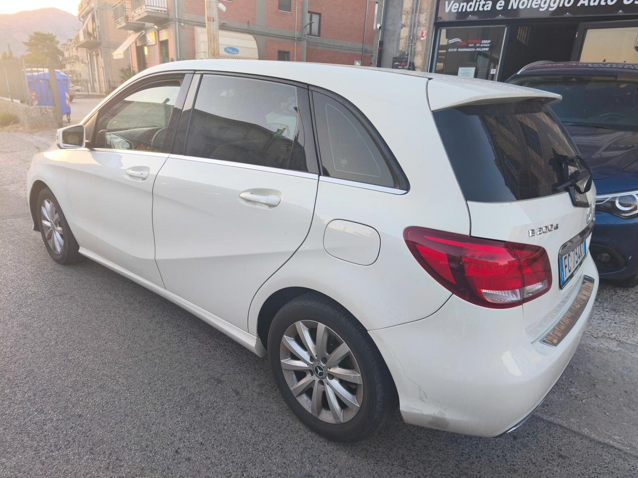 Mercedes B 200d-Noleggio