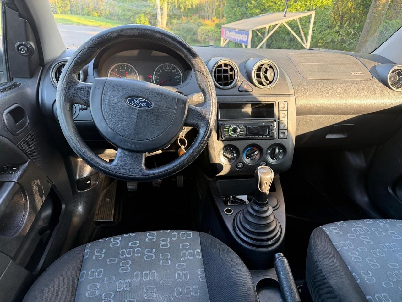 Ford Fiesta 1.4 16V 5p. Ghia