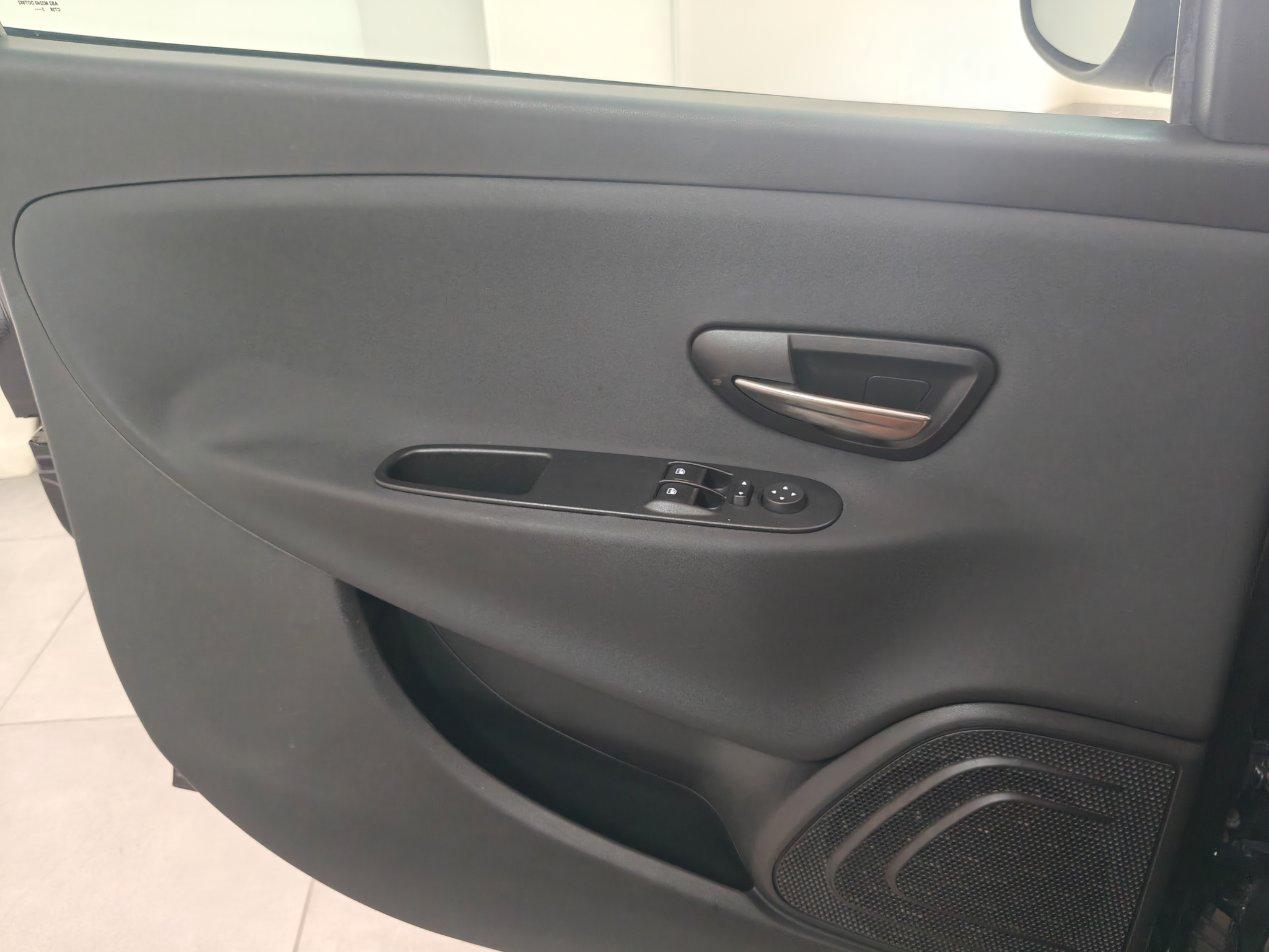 Lancia Ypsilon 5 Porte Ypsilon 1.2 8v Elefantino s&s 69cv E6