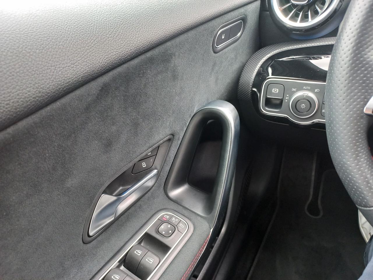 Mercedes-benz A 180 Automatic AMG Line Advanced Plus