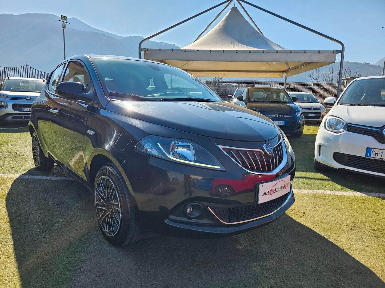 Lancia Ypsilon 1.0 FireFly 5 porte S&S Hybryd Gold