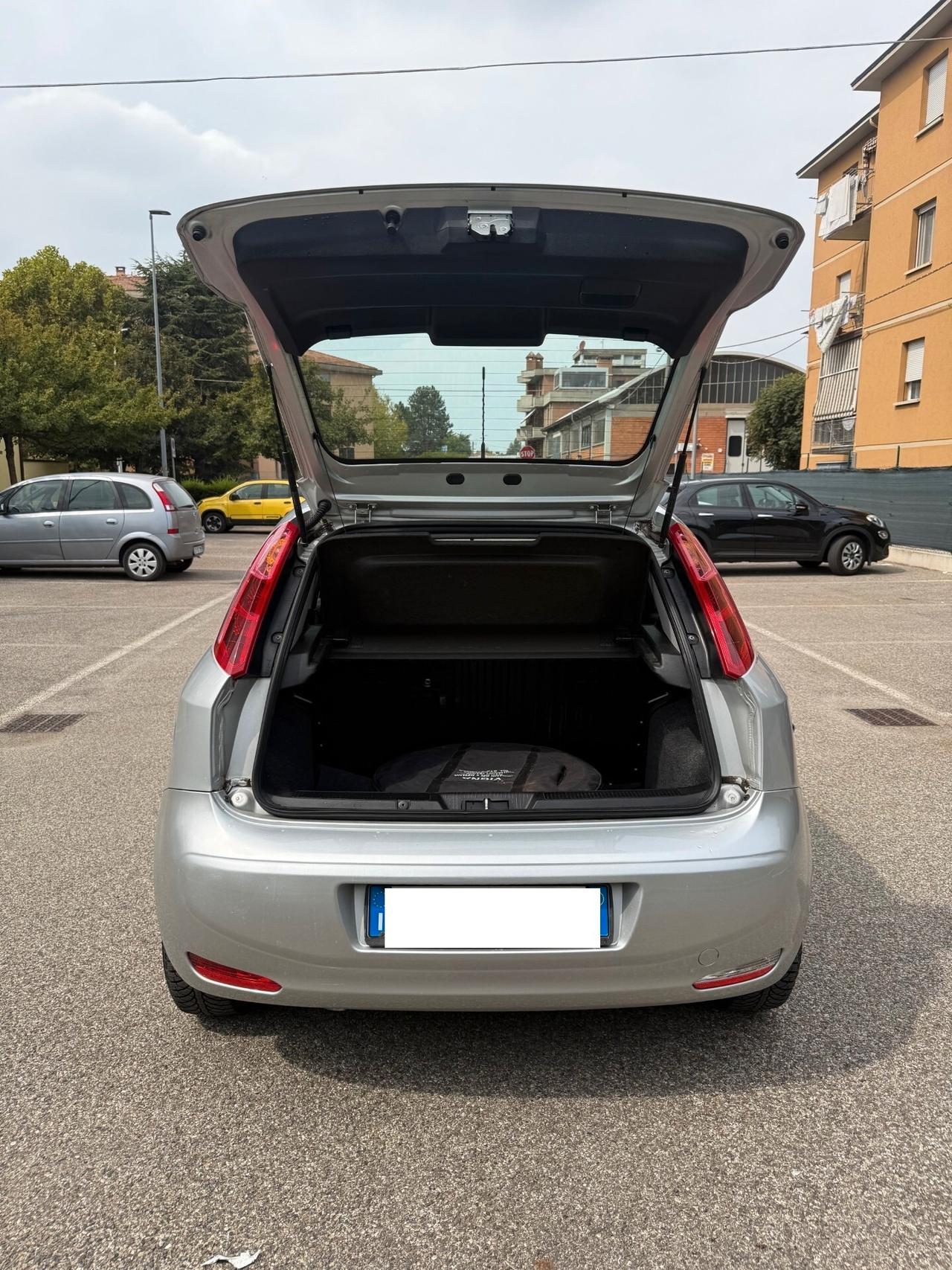 Fiat Punto 1.4 GPL - NEOPATENTATI - 12 MESI DI GARANZIA -