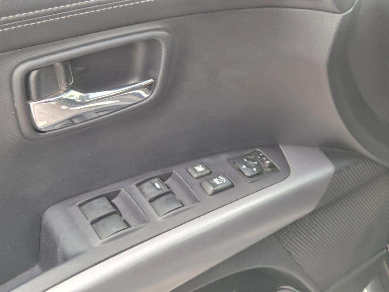 Mitsubishi Outlander 2.2 DI-D 4WD Intense