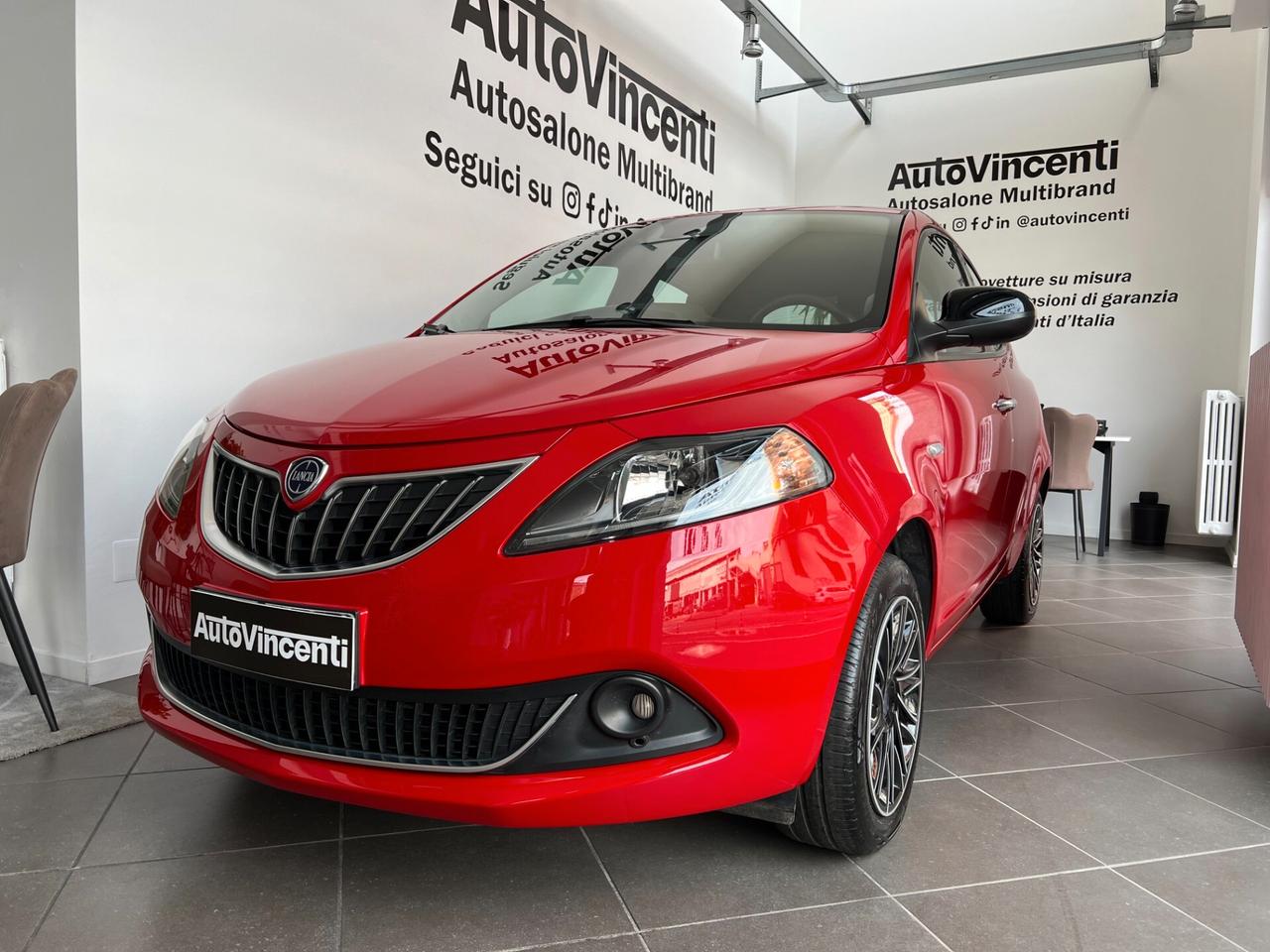 LANCIA YPSILON 1.0 70 CV HYBRID GOLD €185/MESE
