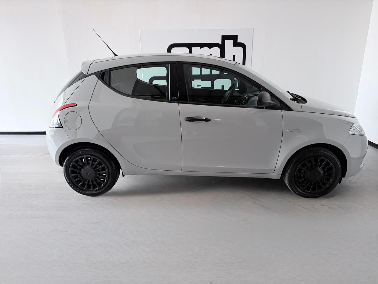 Lancia Ypsilon 1.2 69 CV Elefantino Blu