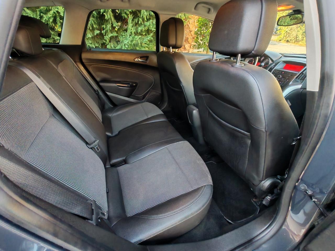 Opel Astra 1.4 Turbo 140CV Sports Tourer GPL Tech Cosmo