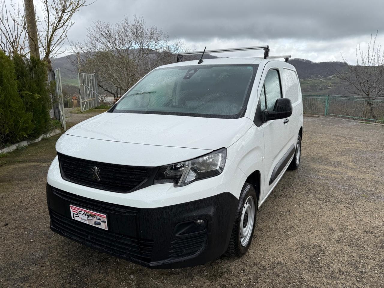 Peugeot Partner-3 posti-Furgone