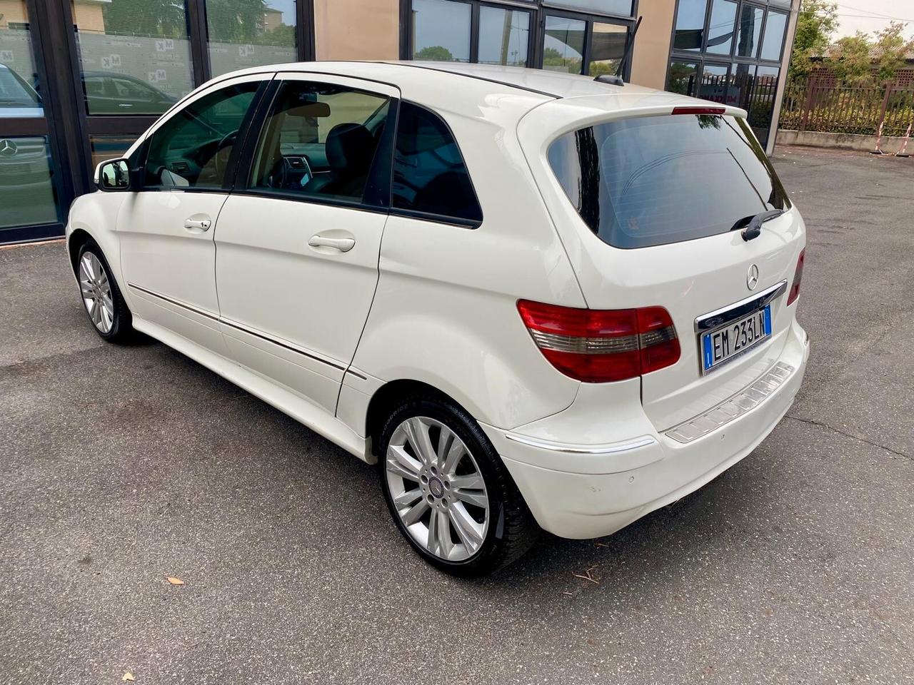Mercedes-Benz B 180 AUTOMATICA -MANUTENZIONATA SEMPRE -AST PERDITEMPO