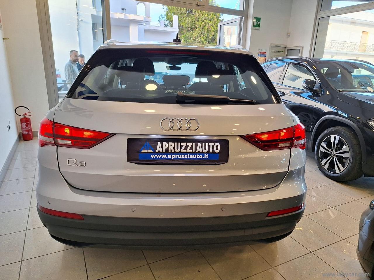 AUDI Q3 35 TDI S tronic Business